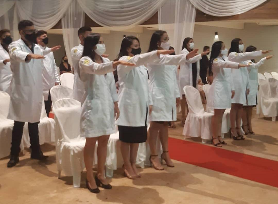 Cerimônia do Jaleco da Esamaz inicia trajetória acadêmica para os calouros da Instituição