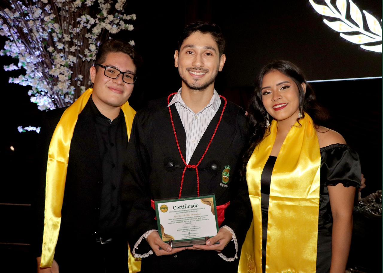 Alunos do curso de Direito da Esamaz participam da Cerimônia de Outorga da Faixa