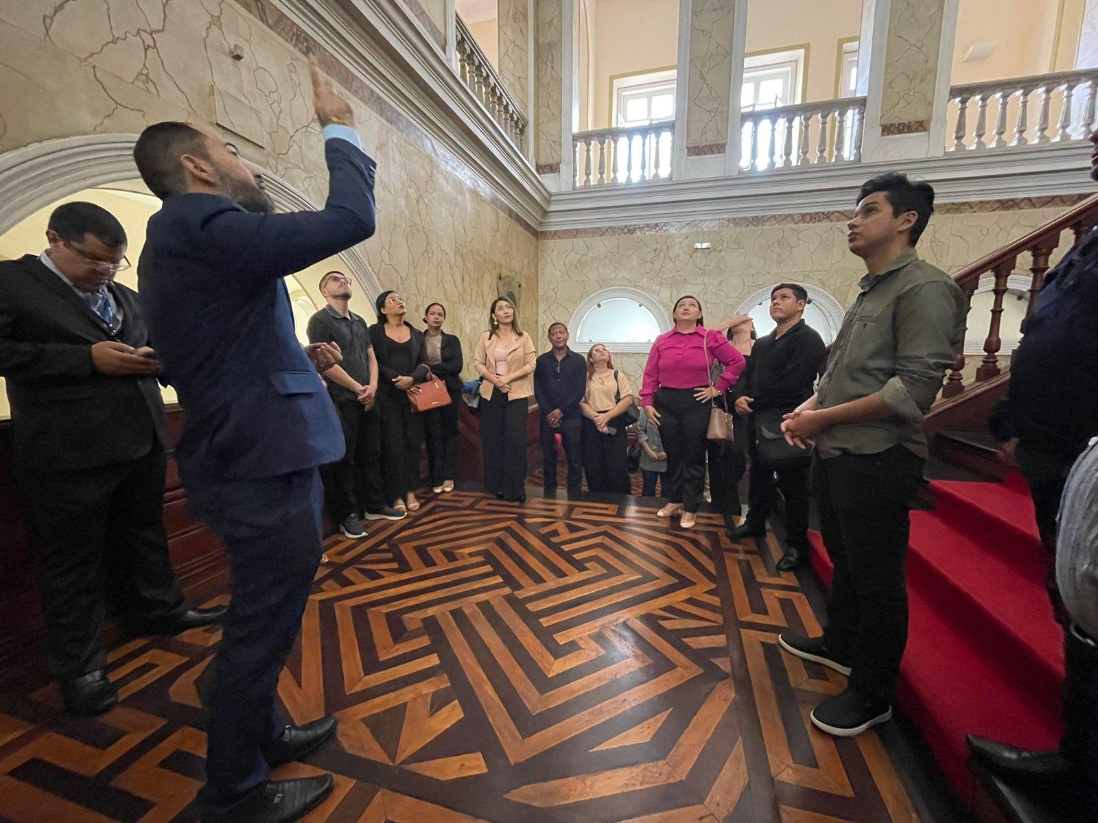 Acadêmicos de Direito da Esamaz Abaetetuba participam do Projeto Museu Judiciário de Portas Abertas