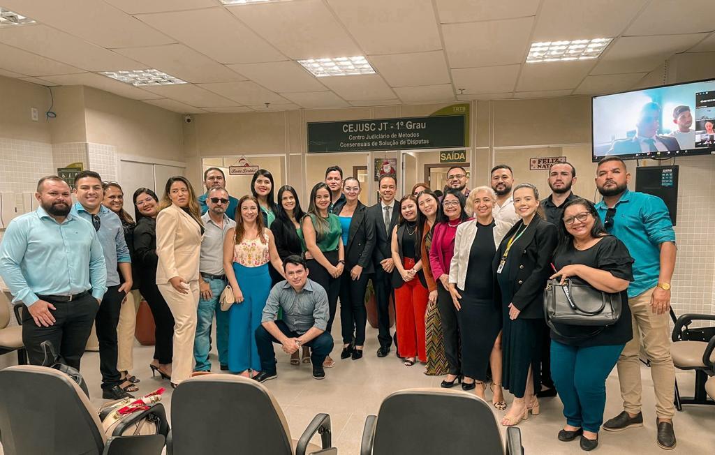 Acadêmicos do curso de Direito realizam visita guiada à Justiça do Trabalho da 8ª região