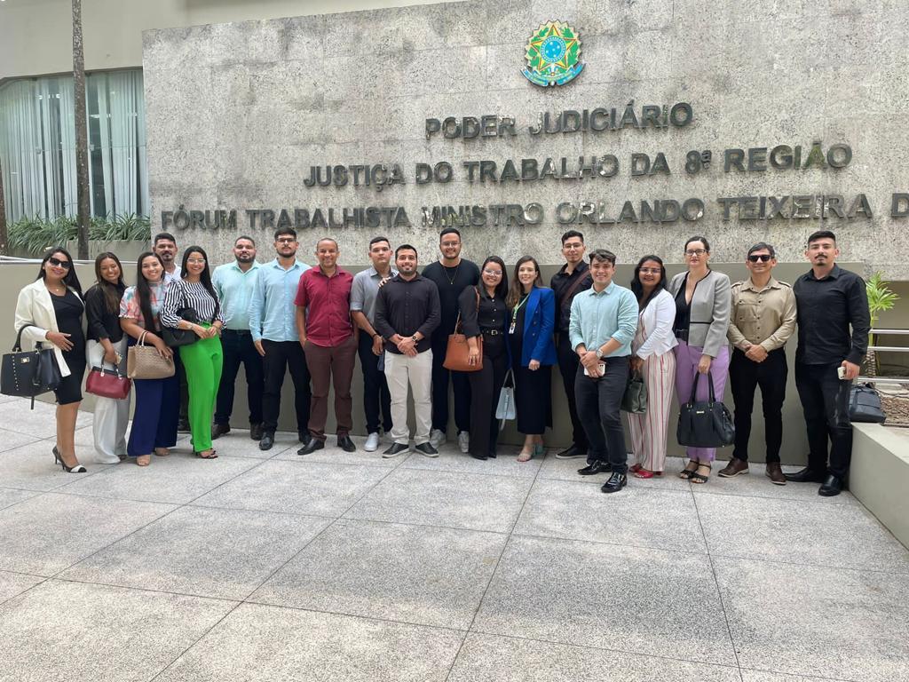 Acadêmicos do curso de Direito realizam visita guiada à Justiça do Trabalho da 8ª região