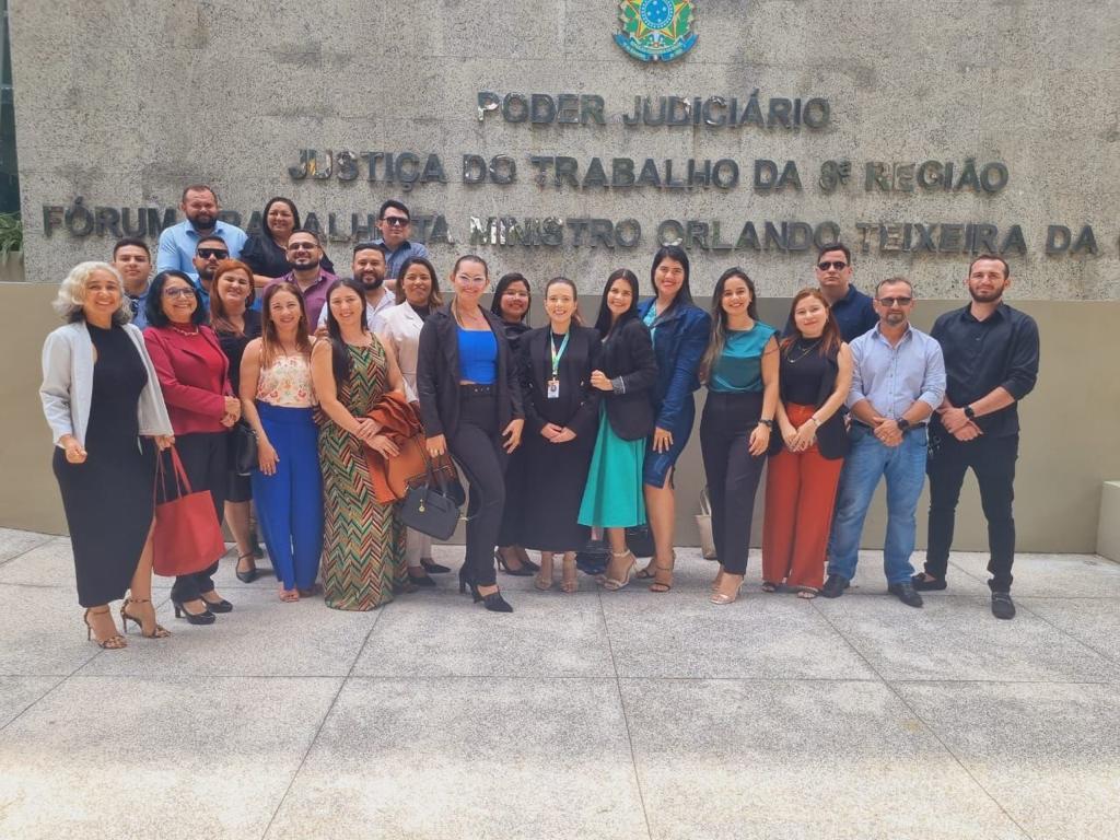 Acadêmicos do curso de Direito realizam visita guiada à Justiça do Trabalho da 8ª região